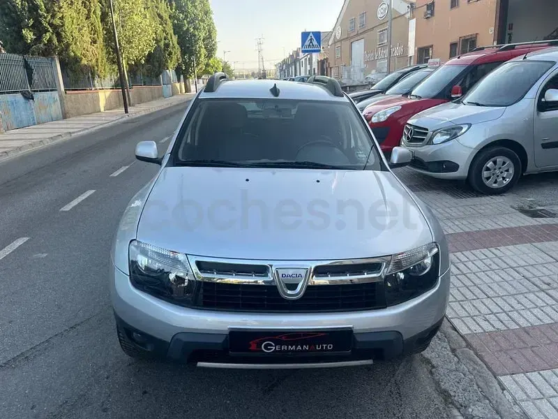 Usado Dacia Duster Ambiance 109 CV (80 kW) 2011 Gris / plata SUV