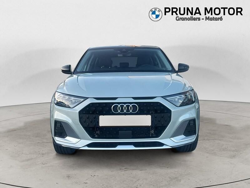 Usado Audi A1 110 CV (80 kW) 2024 Gris flecha efecto p SUV