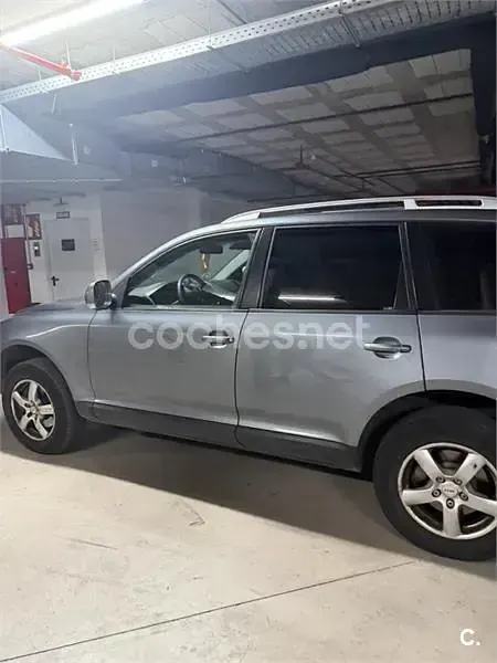 Usado VW Touareg 225 CV (165 kW) 2006 Gris / plata SUV