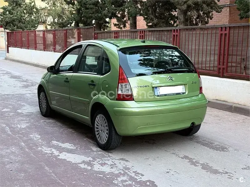 Usado Citroën C3 70 CV (51 kW) 2005 Verde Berlina