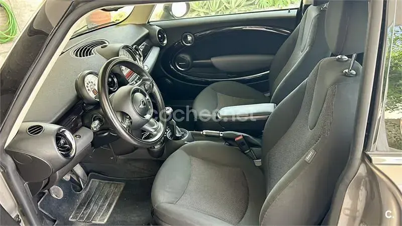 Usado Mini Cooper D 110 CV (80 kW) 2011 Beige Utilitario