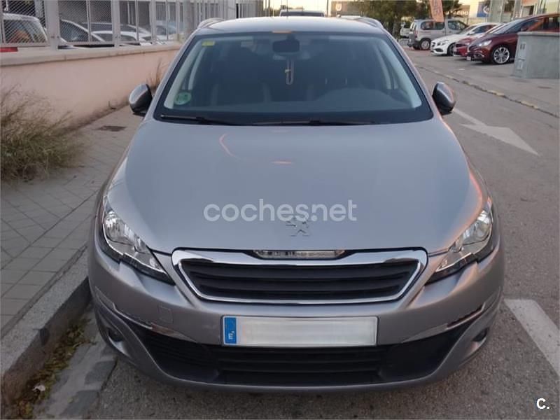 Usado Peugeot 308 SW Style 120 CV (88 kW) 2016 Gris / plata Familiar