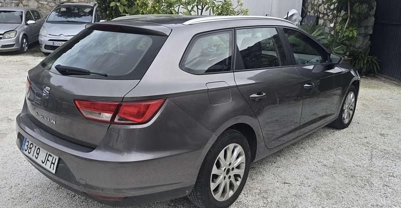 Usado Seat Leon Style 125 CV (91 kW) 2015 Marrón Utilitario