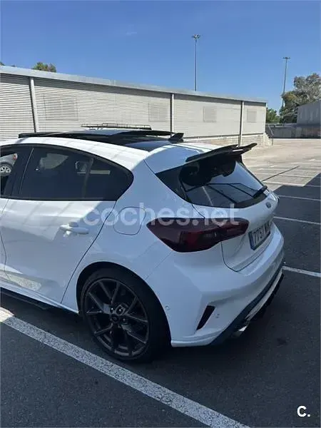 Usado Ford Focus ST 280 CV (205 kW) 2024 Blanco Berlina