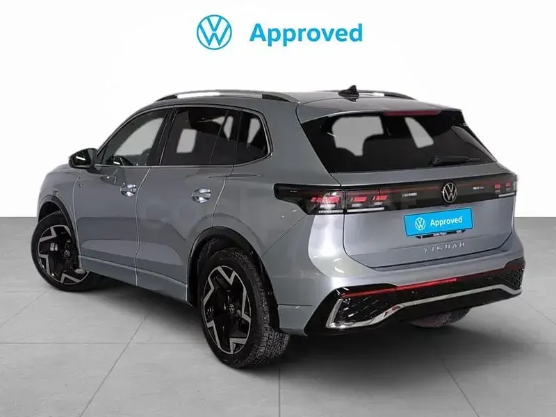 Usado VW Tiguan R-line 150 CV (110 kW) 2025 Gris / plata SUV