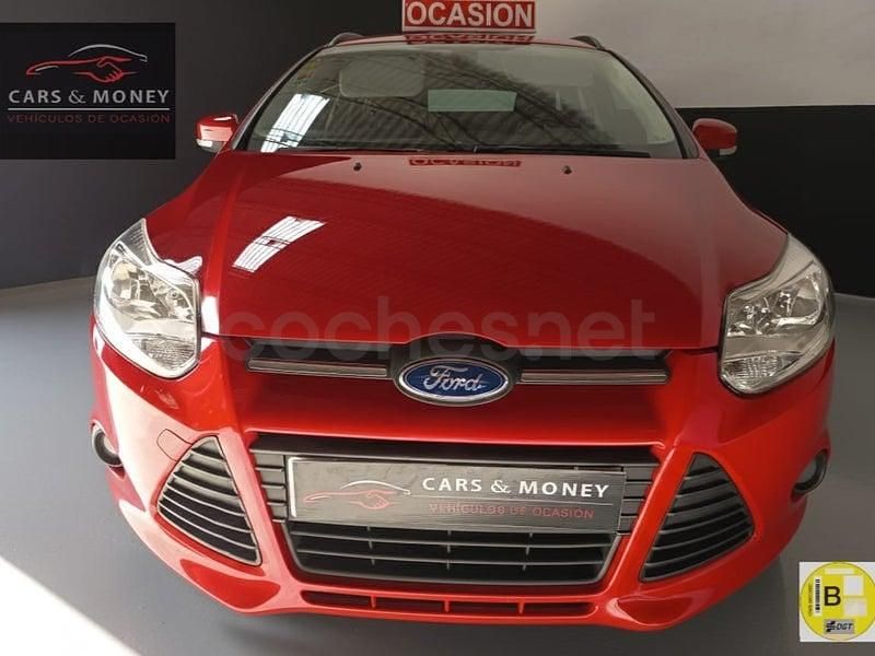 Usado Ford Focus Titanium 115 CV (84 kW) 2013 Rojo Familiar