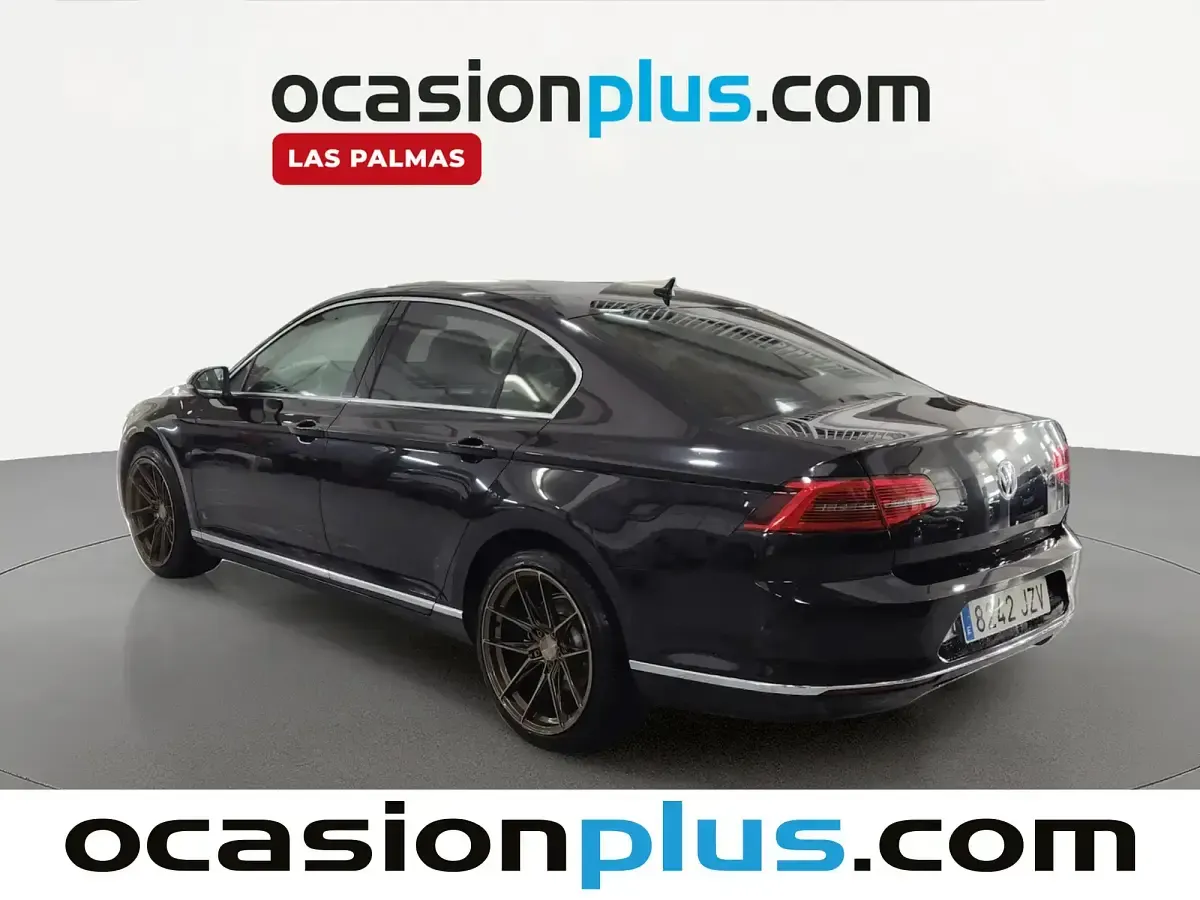 Usado VW Passat Sportline 150 CV (110 kW) 2017 Negro Berlina