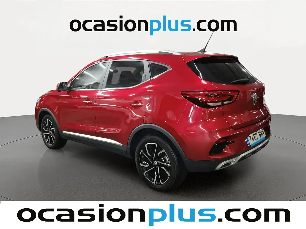 Usado MG ZS Luxury 111 CV (81 kW) 2023 Rojo SUV