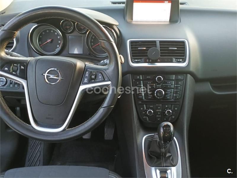 Usado Opel Meriva Excellence 140 CV (102 kW) 2017 Gris / plata Monovolumen