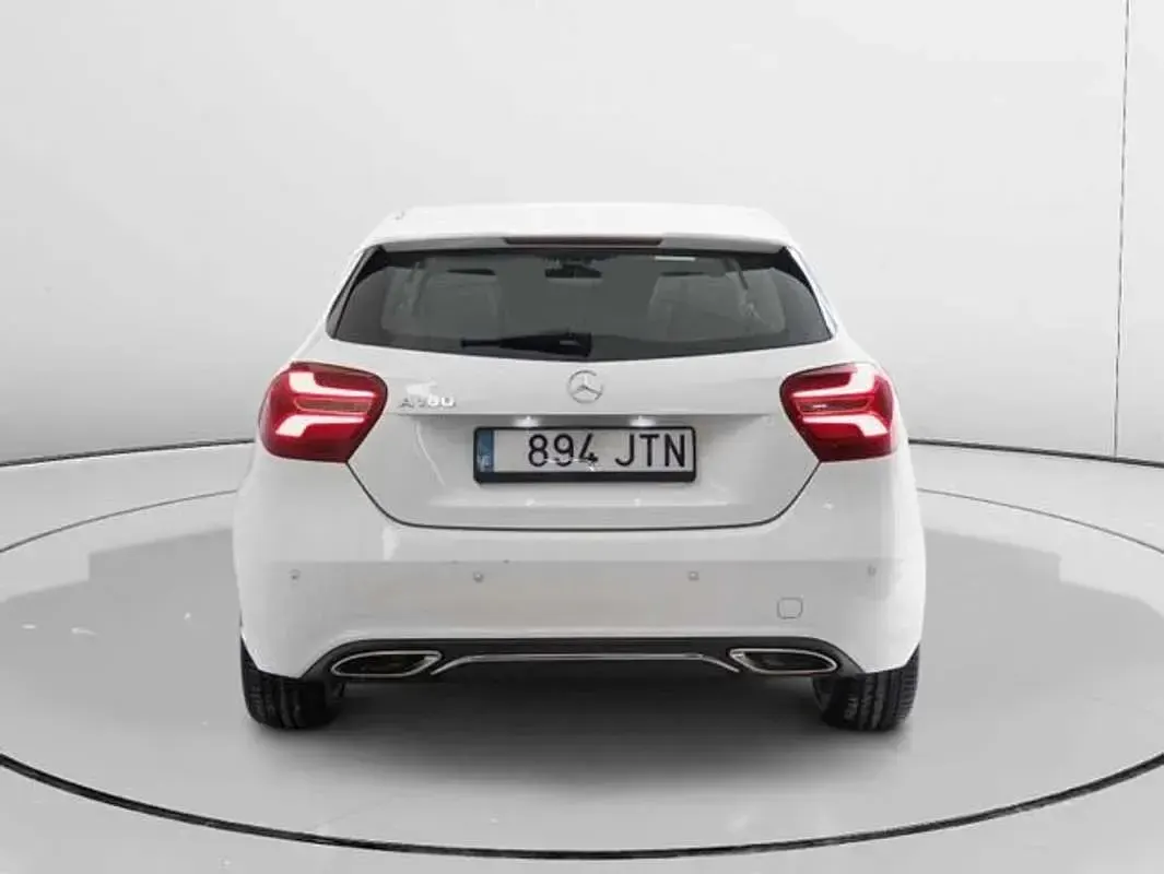 Usado Mercedes A180 122 CV (89 kW) 2016 Blanco Utilitario