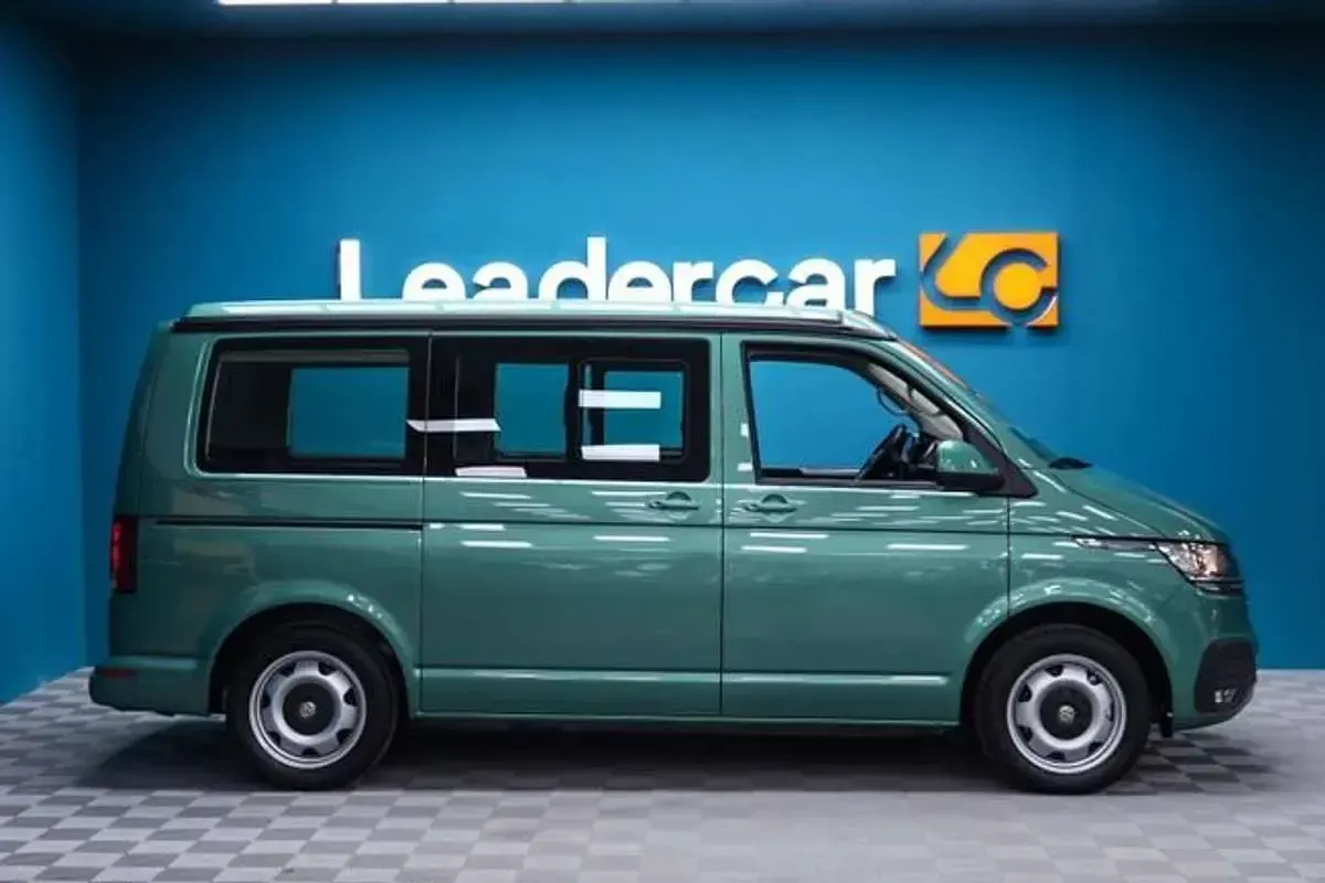 Usado VW Touran Beach 207 CV (152 kW) 2021 Verde Monovolumen