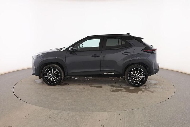 Usado Toyota Yaris Cross Sport 131 CV (96 kW) 2025 Gris SUV