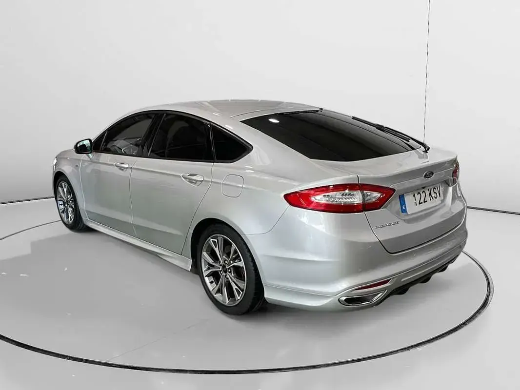 Usado Ford Mondeo ST-Line 150 CV (110 kW) 2019 Gris Berlina