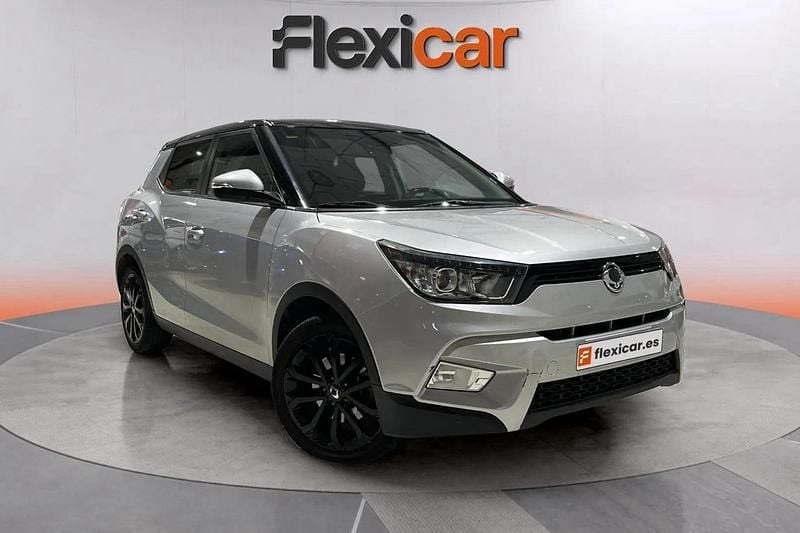 Gris Usado 2016 Ssangyong Tivoli Limited SUV | 8790 € (Buen precio) - Imagen 1/4