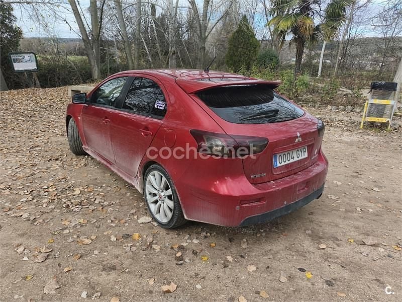 Usado Mitsubishi Lancer Sportback Inform 143 CV (105 kW) 2010 Granate Berlina
