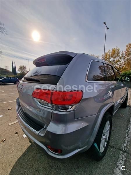 Usado Jeep Grand Cherokee Overland 250 CV (183 kW) 2017 Gris / plata SUV