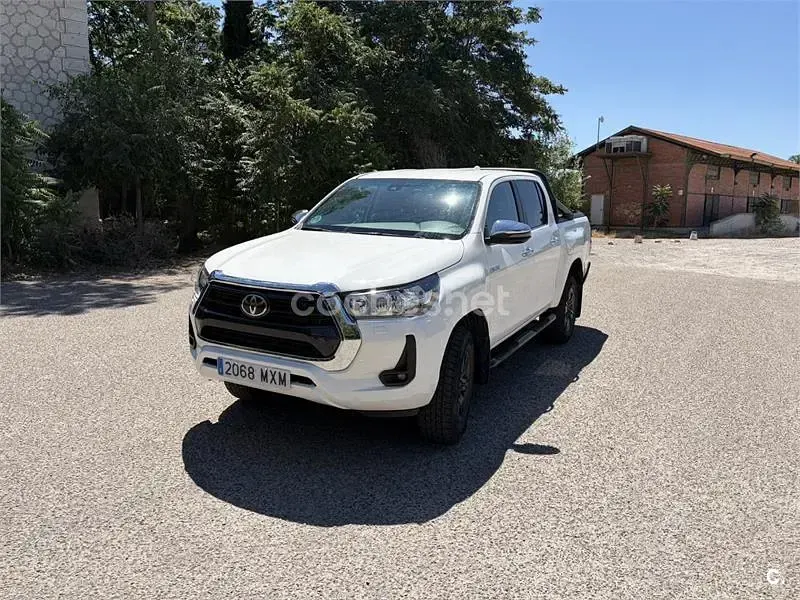 Usado Toyota HiLux 150 CV (110 kW) 2024 Blanco Pickup/Camioneta