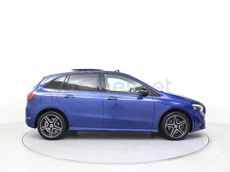 Usado Mercedes B250e 218 CV (160 kW) 2025 Azul espectral Utilitario
