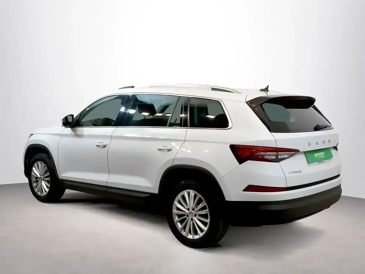 Usado Skoda Kodiaq Ambition 150 CV (110 kW) 2024 Blanco SUV