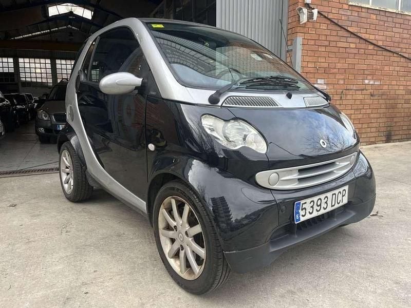 Usado Smart ForTwo Coupé Passion 61 CV (44 kW) 2005 Negro Coupe