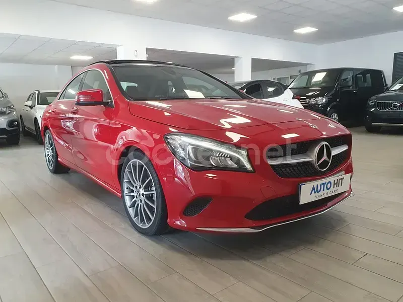 Usado Mercedes CLA220 177 CV (130 kW) 2017 Rojo Coupe