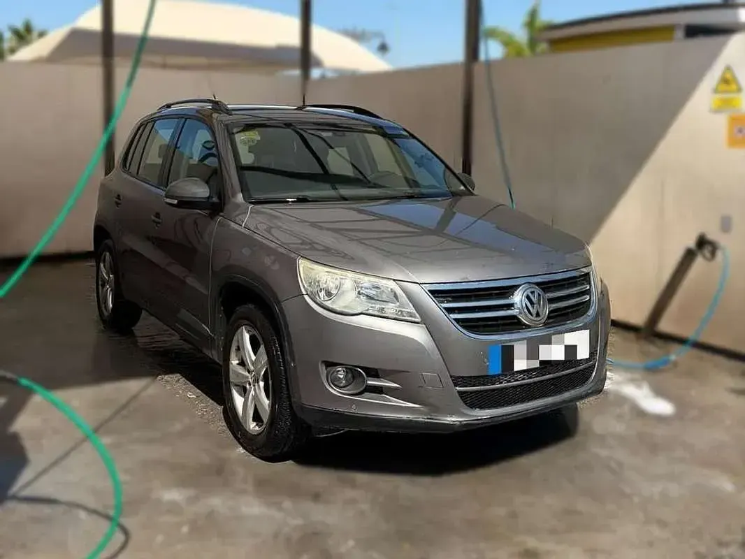 Usado VW Tiguan Advance 140 CV (102 kW) 2011 Gris SUV