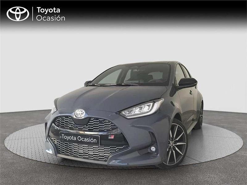 Usado 2025 Toyota Yaris Hybrid Sport Monovolumen | 24.790 € (Un poco caro) - Imagen 1/4