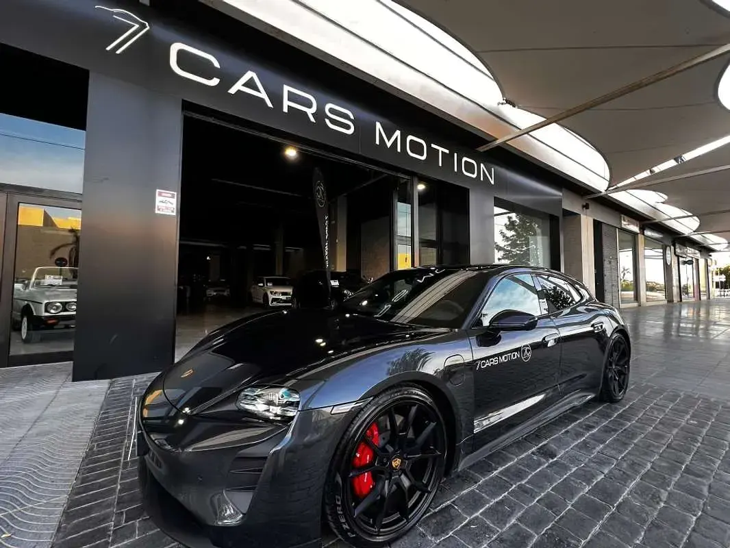 Usado Porsche Taycan Sport Turismo 439 kW (598 CV) 2022 Gris Familiar