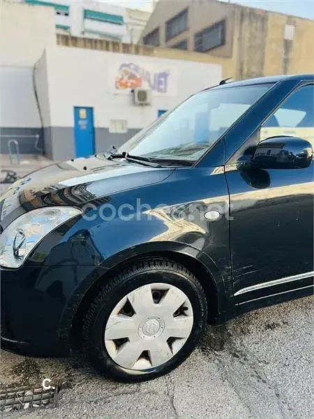 Usado Suzuki Swift GL 92 CV (67 kW) 2007 Negro Utilitario