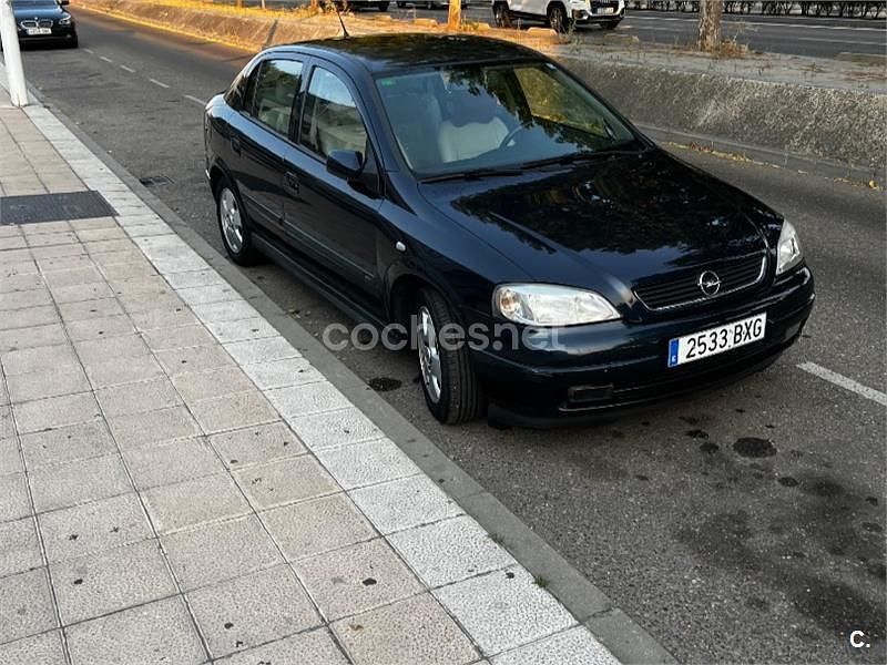 Usado Opel Astra Elegance 125 CV (91 kW) 2002 Azul Berlina