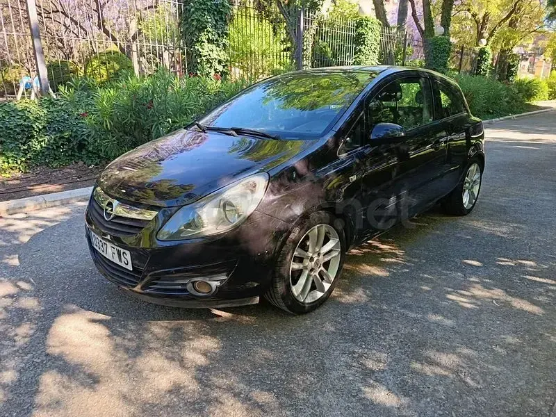 Usado Opel Corsa Essentia 80 CV (58 kW) 2007 Negro Utilitario