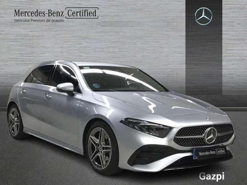 Usado Mercedes A180 136 CV (100 kW) 2025 Plata hightech Berlina