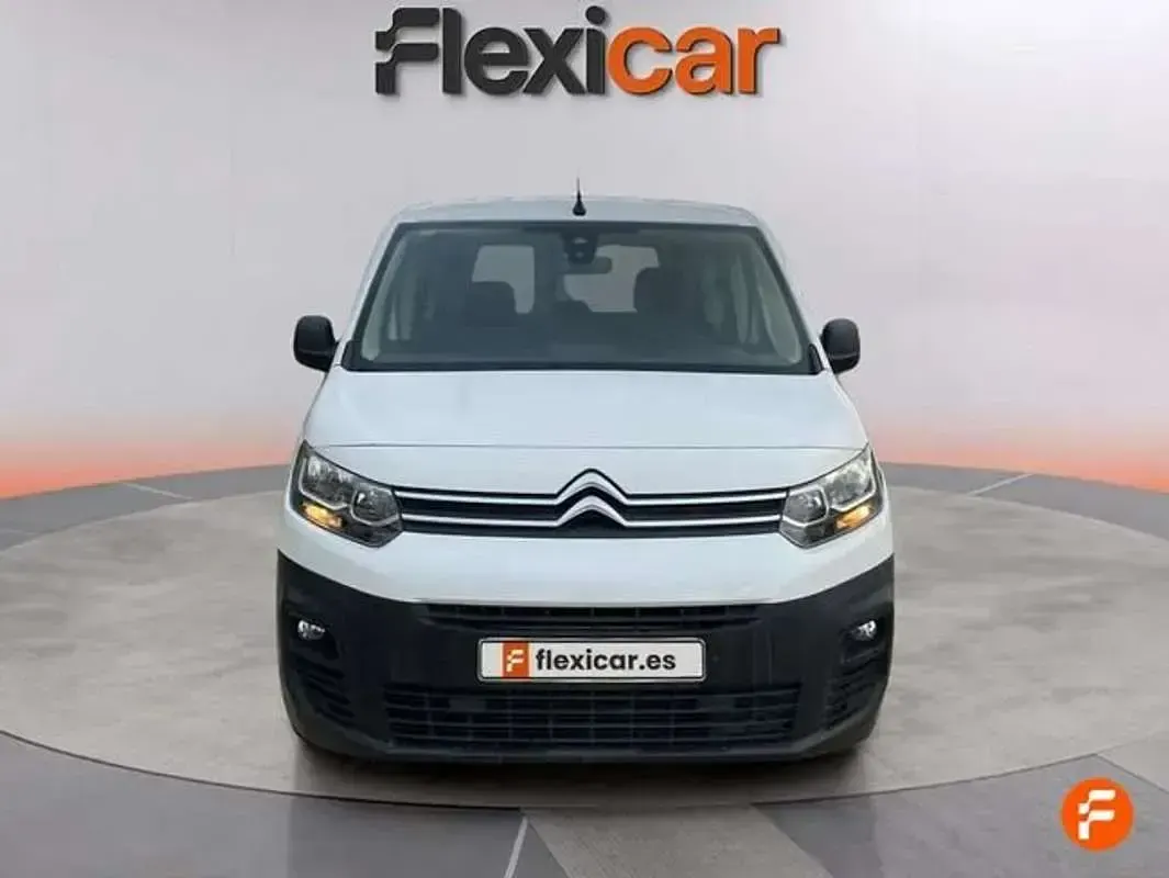 Usado Citroën Berlingo Feel 102 CV (75 kW) 2019 Blanco Monovolumen
