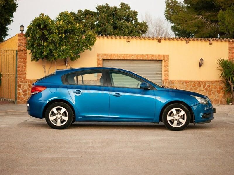 Usado Chevrolet Cruze LT 124 CV (91 kW) 2012 Azul Berlina