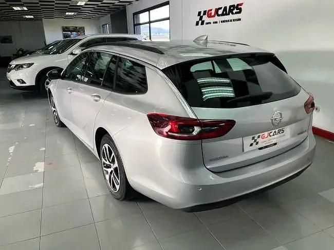 Usado Opel Insignia Selective 136 HP (100 kW) 2018 Cinzento Carrinha