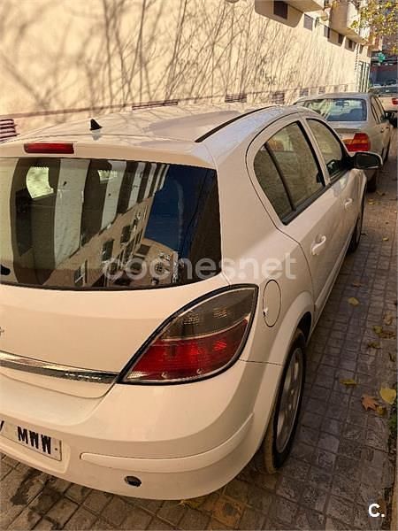 Usado Opel Astra Cosmo 100 CV (73 kW) 2008 Blanco Berlina