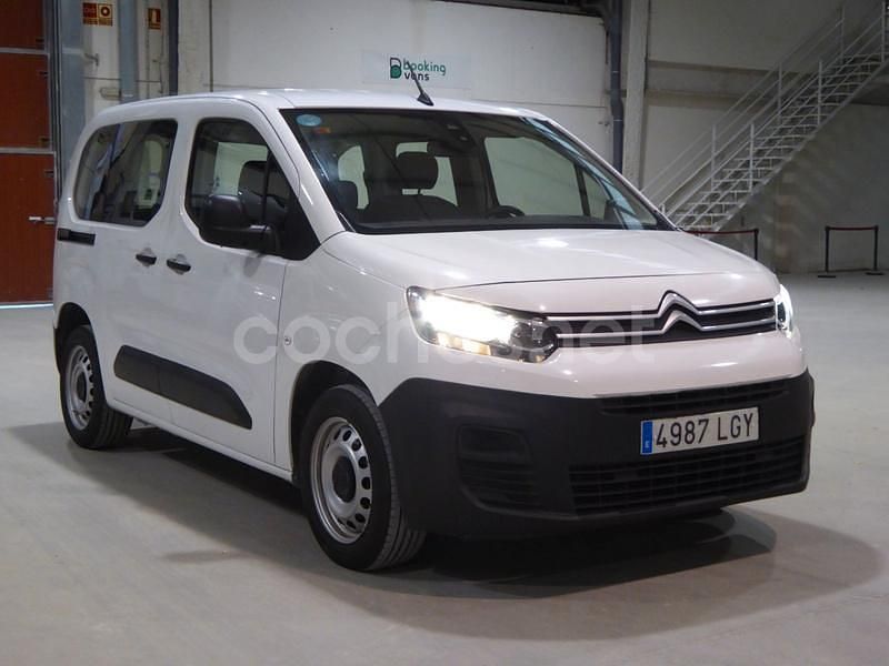Usado Citroën Berlingo Live 102 CV (75 kW) 2020 Blanco Monovolumen