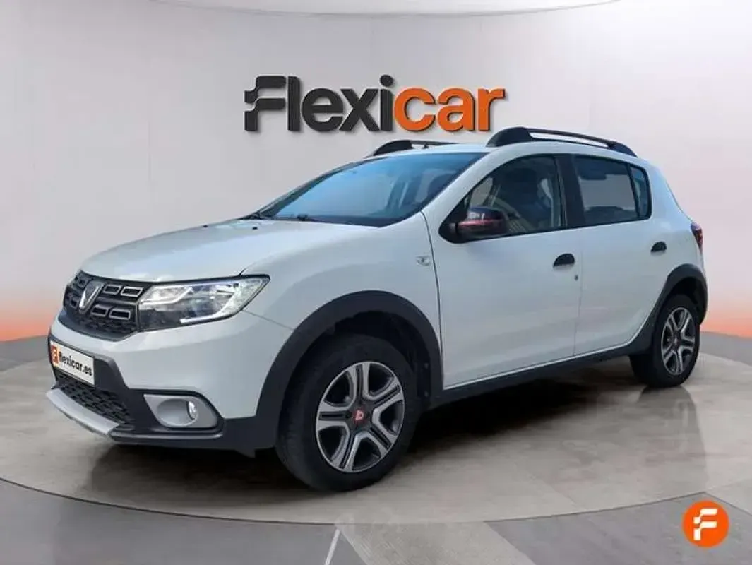 Usado Dacia Sandero Comfort 95 CV (69 kW) 2019 Blanco Berlina