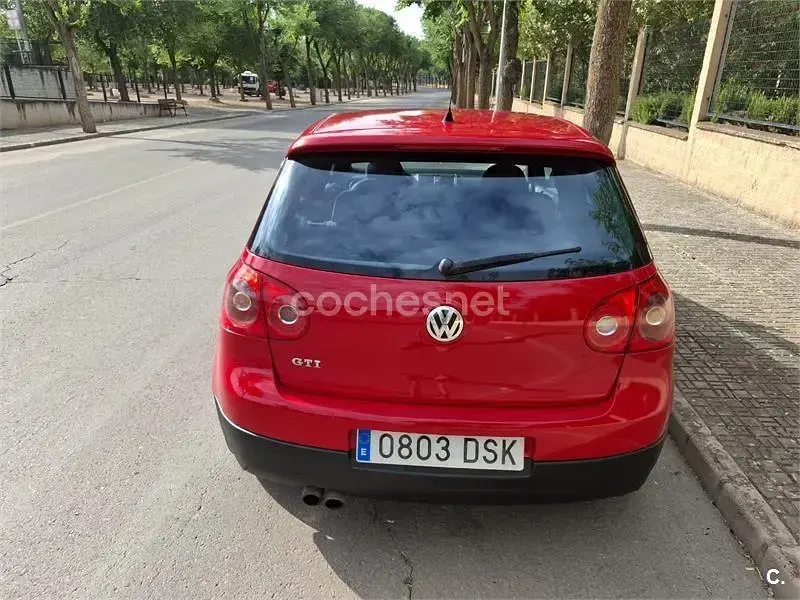 Usado VW Golf IV GTI 200 CV (147 kW) 2005 Rojo Berlina
