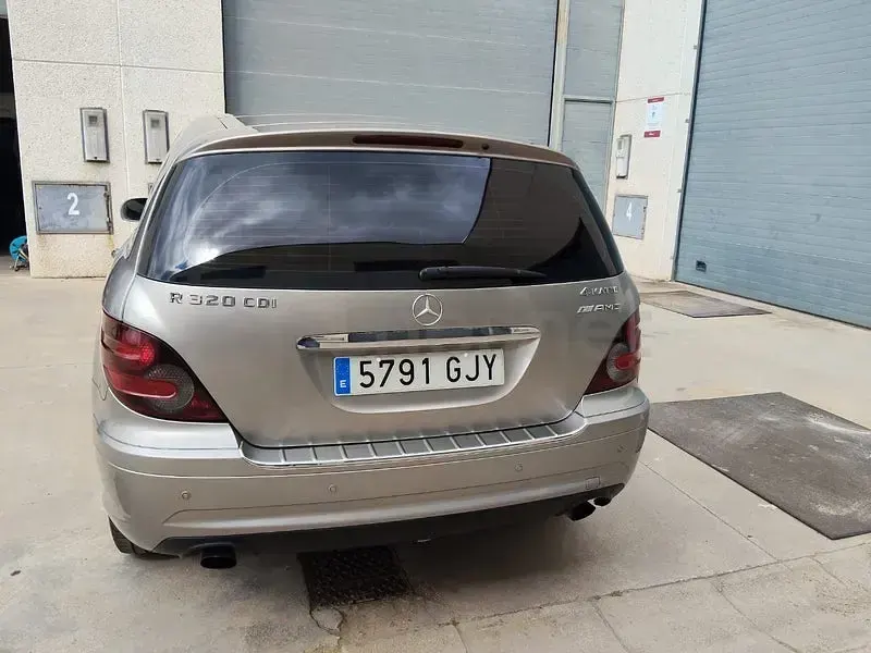 Usado Mercedes R320 224 CV (164 kW) 2009 Beige Monovolumen