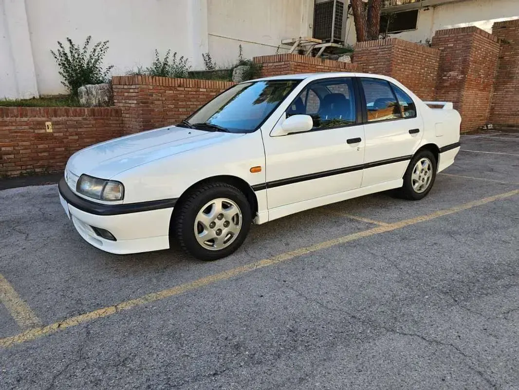 Usado Nissan Primera GT 150 CV (110 kW) 1992 Blanco Familiar