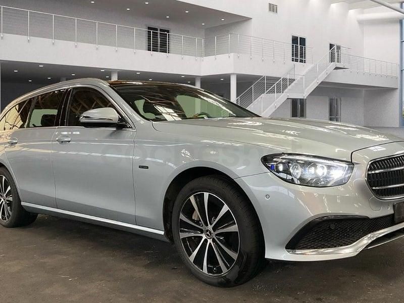 Gris / plata Usado 2020 Mercedes E300 Familiar | 24.990 € (Precio justo) - Imagen 1/4