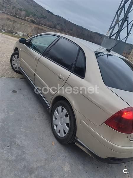 Usado Citroën C5 110 CV (80 kW) 2005 Beige Berlina