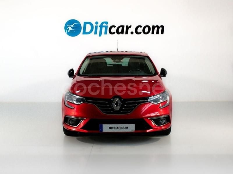 Usado Renault Mégane IV Zen 131 CV (96 kW) 2017 Rojo Berlina