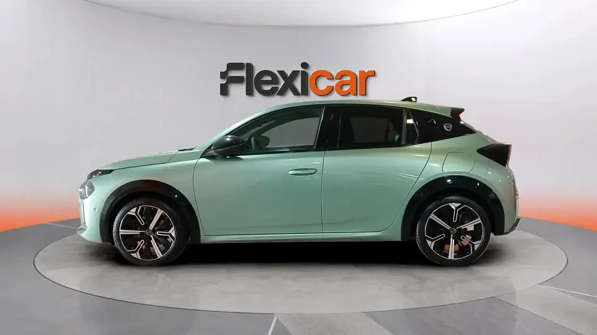 Usado Lancia Ypsilon 101 CV (74 kW) 2025 Verde Utilitario