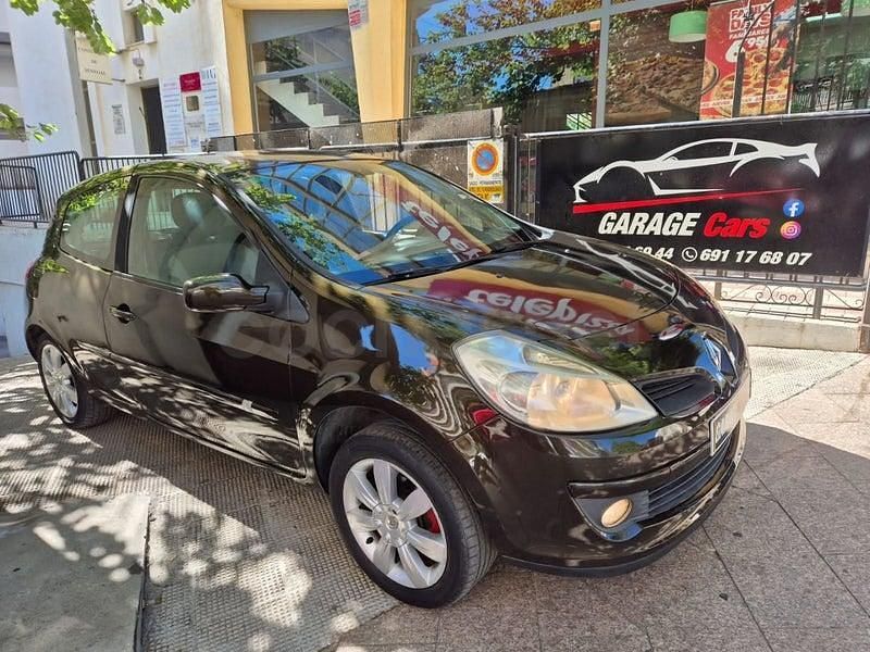 Usado Renault Clio II Dynamique 110 CV (80 kW) 2007 Marrón Berlina