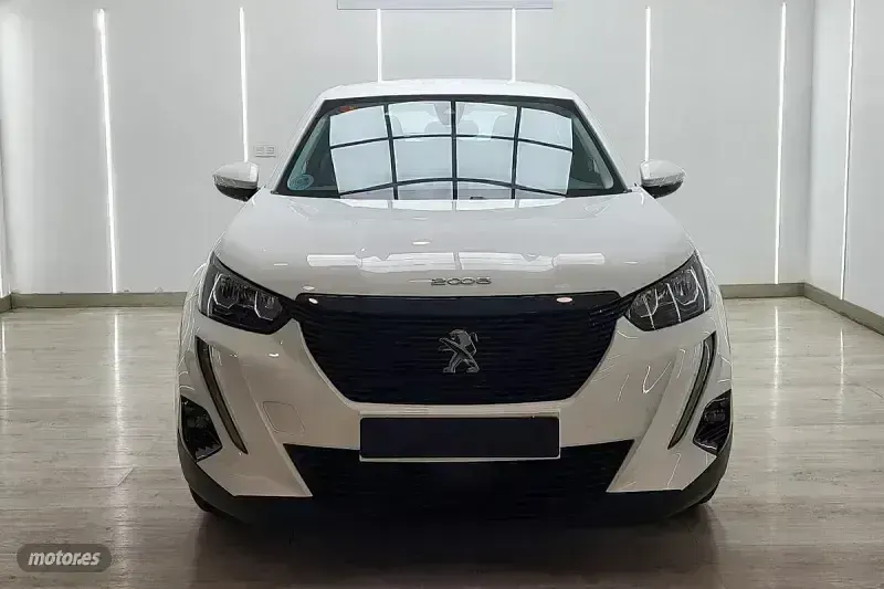 Usado Peugeot 2008 Active 100 CV (73 kW) 2021 Blanco SUV