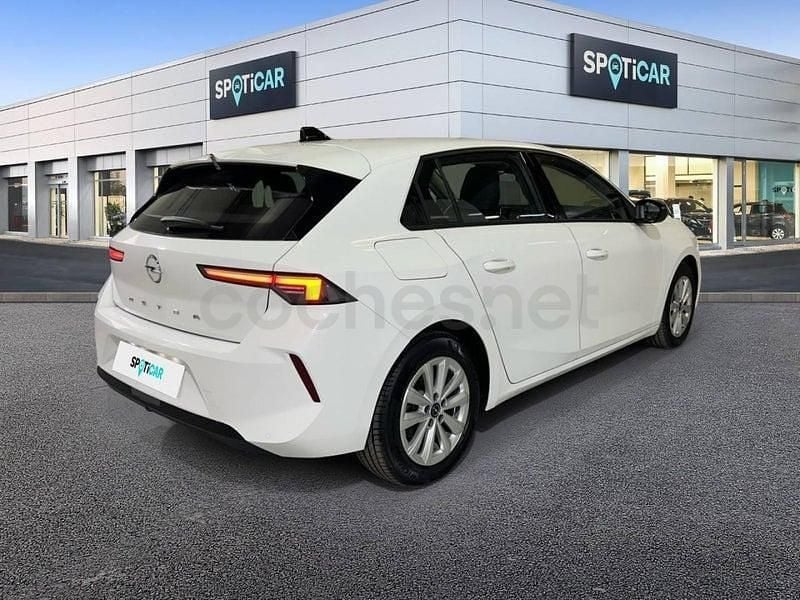 Usado Opel Astra Edition 130 CV (95 kW) 2023 Blanco Berlina