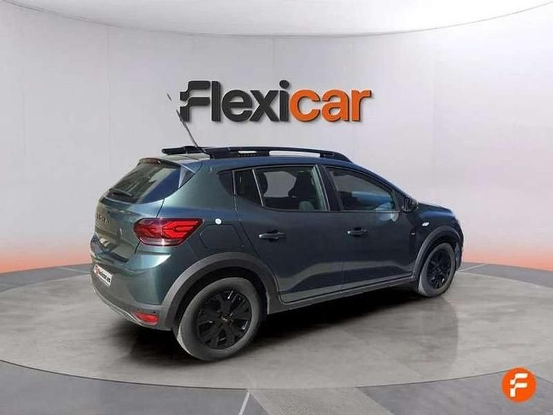 Usado Dacia Sandero Extreme 101 CV (74 kW) 2025 Verde Utilitario