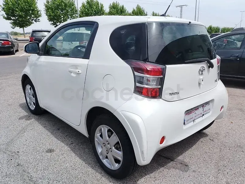 Usado Toyota iQ 68 CV (50 kW) 2009 Blanco Utilitario